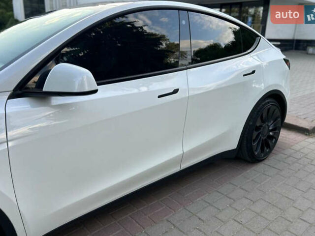 Белый Тесла Model Y, объемом двигателя 0 л и пробегом 79 тыс. км за 24000 $, фото 4 на Automoto.ua