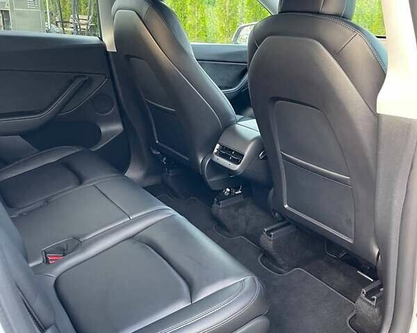 Белый Тесла Model Y, объемом двигателя 0 л и пробегом 16 тыс. км за 29900 $, фото 25 на Automoto.ua