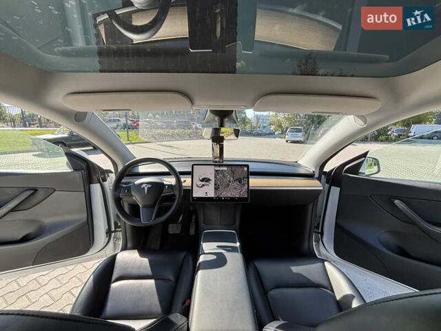 Белый Тесла Model Y, объемом двигателя 0 л и пробегом 86 тыс. км за 23999 $, фото 7 на Automoto.ua