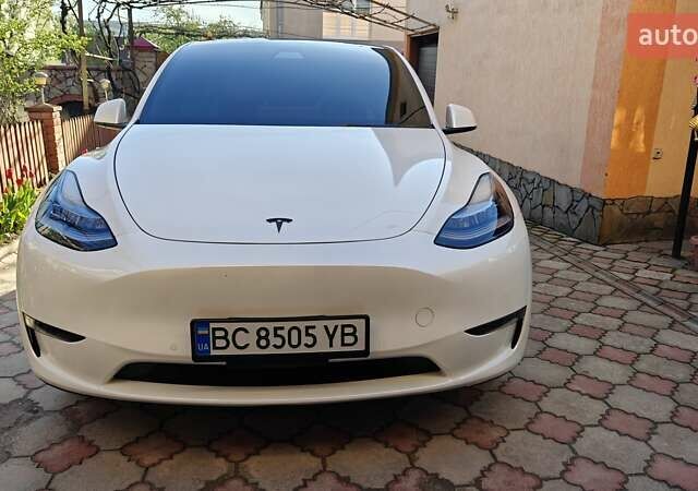 Белый Тесла Model Y, объемом двигателя 0 л и пробегом 74 тыс. км за 33500 $, фото 1 на Automoto.ua