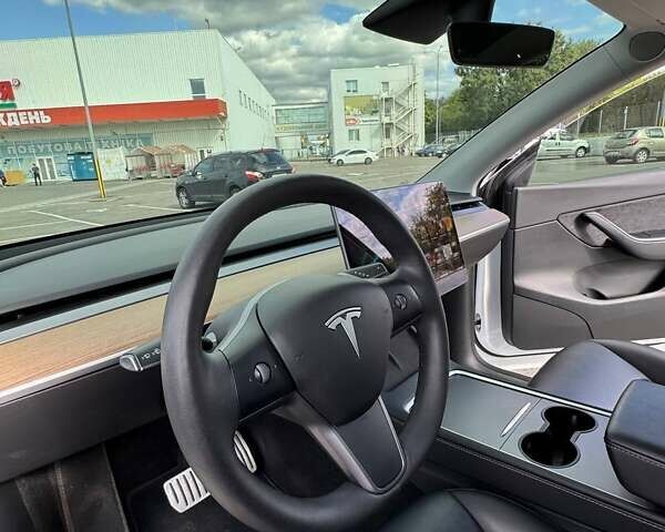Белый Тесла Model Y, объемом двигателя 0 л и пробегом 87 тыс. км за 26999 $, фото 9 на Automoto.ua