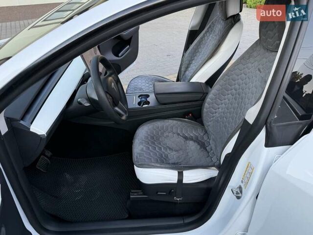 Белый Тесла Model Y, объемом двигателя 0 л и пробегом 78 тыс. км за 26800 $, фото 25 на Automoto.ua