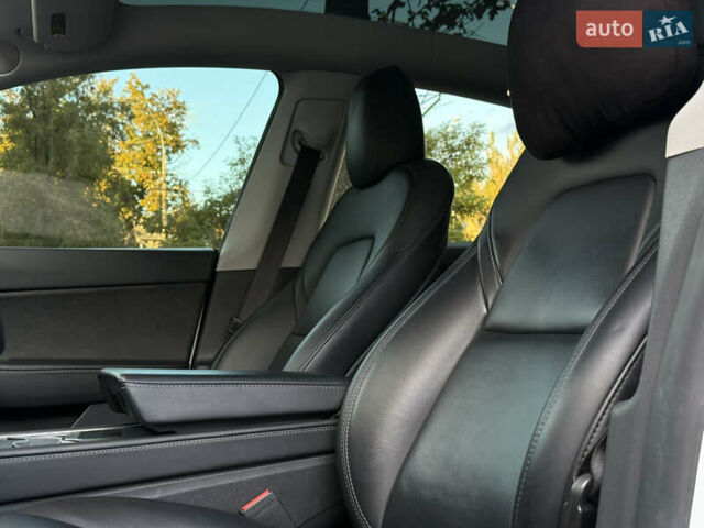 Тесла Model Y 2021 в Николаеве на Automoto.ua Белый Тесла Model Y, объемом двигателя 0 л и пробегом 80 тыс. км за 24999 $, фото 21 на Automoto.ua