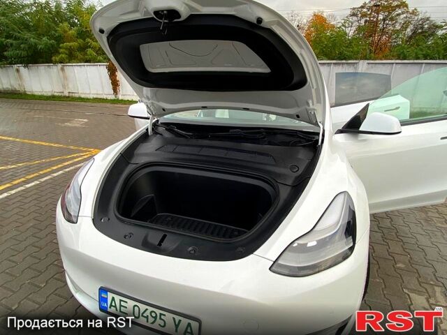Тесла Model Y 2021 в Ирпене на Automoto.ua Белый Тесла Model Y, объемом двигателя 0 л и пробегом 80 тыс. км за 26700 $, фото 11 на Automoto.ua