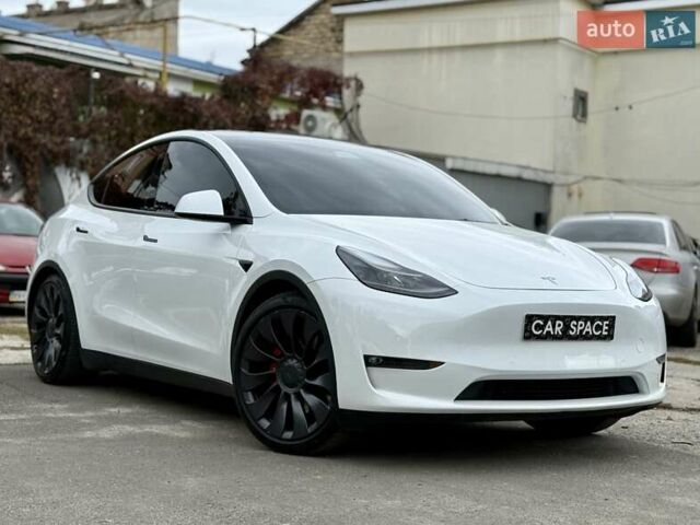 Белый Тесла Model Y, объемом двигателя 0 л и пробегом 88 тыс. км за 26999 $, фото 4 на Automoto.ua