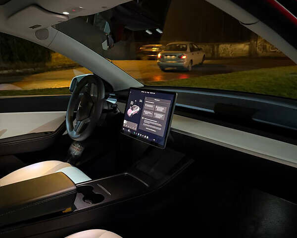 Білий Тесла Model Y, об'ємом двигуна 0 л та пробігом 25 тис. км за 22999 $, фото 9 на Automoto.ua