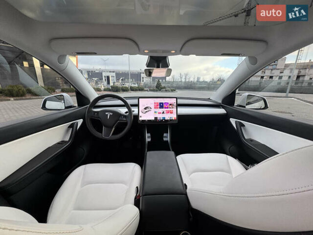 Білий Тесла Model Y, об'ємом двигуна 0 л та пробігом 83 тис. км за 24500 $, фото 9 на Automoto.ua