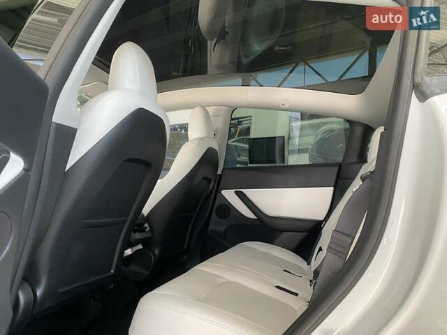 Тесла Model Y 2021 в Одессе на Automoto.ua Белый Тесла Model Y, объемом двигателя 0 л и пробегом 58 тыс. км за 26300 $, фото 38 на Automoto.ua
