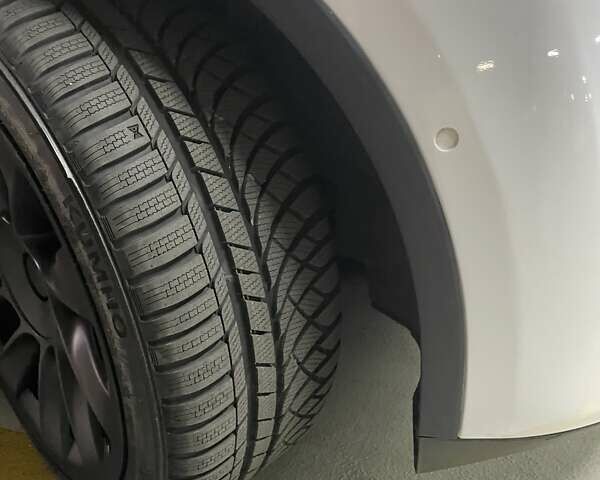 Білий Тесла Model Y, об'ємом двигуна 0 л та пробігом 119 тис. км за 23600 $, фото 37 на Automoto.ua