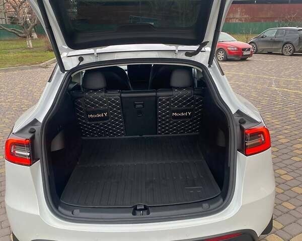 Белый Тесла Model Y, объемом двигателя 0 л и пробегом 74 тыс. км за 23600 $, фото 14 на Automoto.ua