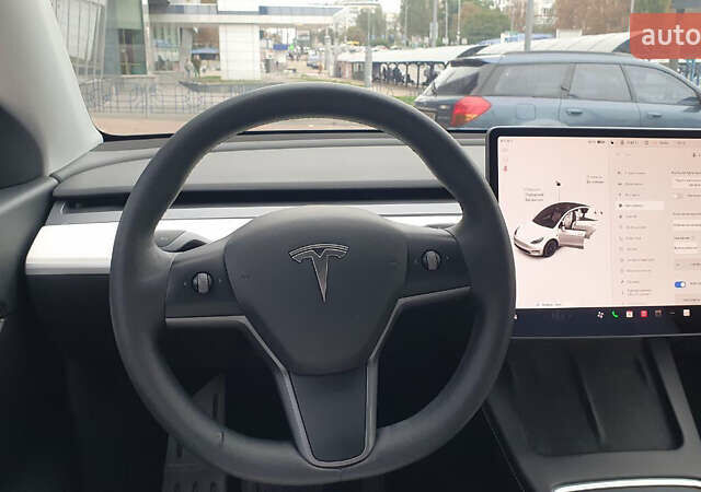 Білий Тесла Model Y, об'ємом двигуна 0 л та пробігом 74 тис. км за 25900 $, фото 25 на Automoto.ua