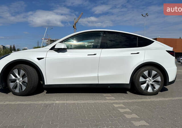 Белый Тесла Model Y, объемом двигателя 0 л и пробегом 44 тыс. км за 28500 $, фото 5 на Automoto.ua