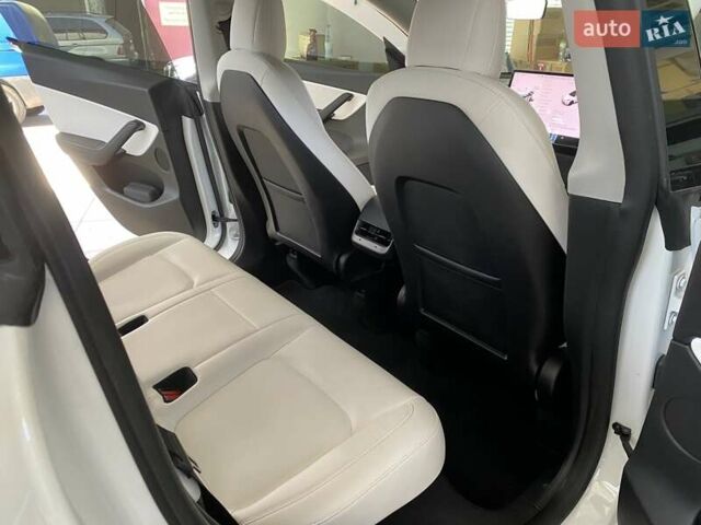Тесла Model Y 2021 в Одессе на Automoto.ua Белый Тесла Model Y, объемом двигателя 0 л и пробегом 58 тыс. км за 26300 $, фото 42 на Automoto.ua