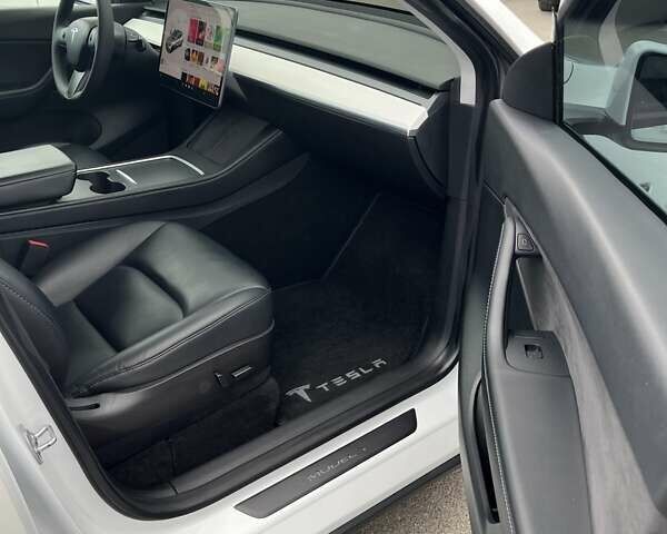 Белый Тесла Model Y, объемом двигателя 0 л и пробегом 132 тыс. км за 26200 $, фото 21 на Automoto.ua
