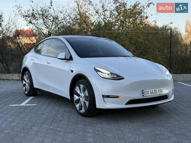 Тесла Model Y 2021 в Хмельницком на Automoto.ua Белый Тесла Model Y, объемом двигателя 0 л и пробегом 83 тыс. км за 25499 $, фото 21 на Automoto.ua