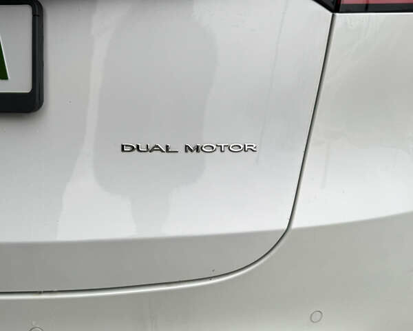 Білий Тесла Model Y, об'ємом двигуна 0 л та пробігом 116 тис. км за 26500 $, фото 5 на Automoto.ua