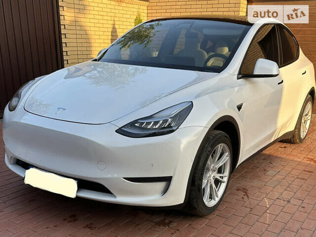 Белый Тесла Model Y, объемом двигателя 0 л и пробегом 31 тыс. км за 26900 $, фото 2 на Automoto.ua