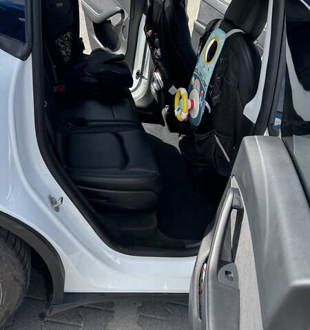 Белый Тесла Model Y, объемом двигателя 0 л и пробегом 44 тыс. км за 28500 $, фото 23 на Automoto.ua