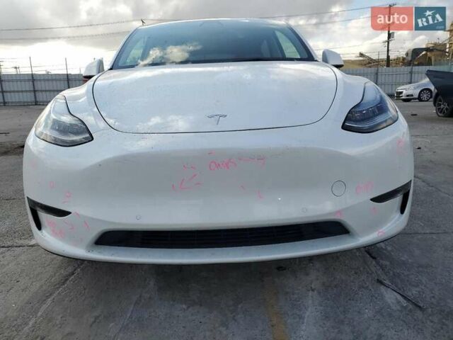 Белый Тесла Model Y, объемом двигателя 0 л и пробегом 43 тыс. км за 10000 $, фото 4 на Automoto.ua