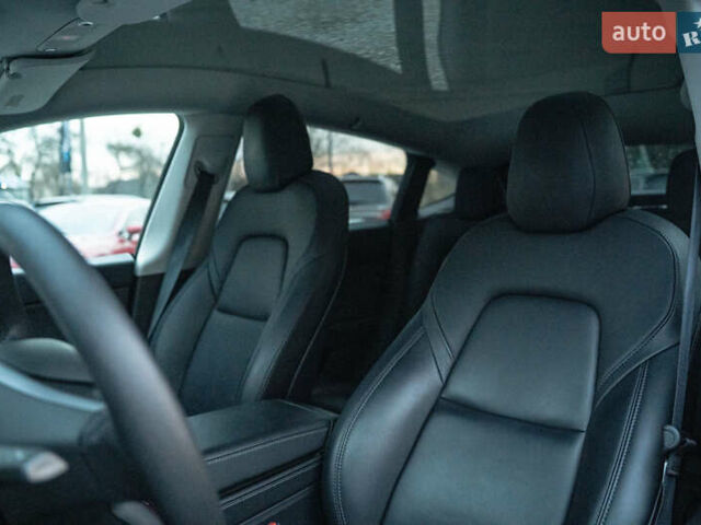 Белый Тесла Model Y, объемом двигателя 0 л и пробегом 69 тыс. км за 27500 $, фото 28 на Automoto.ua