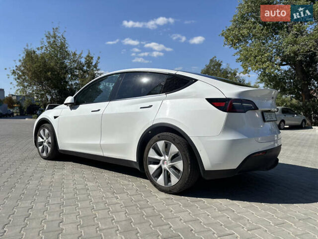Белый Тесла Model Y, объемом двигателя 0 л и пробегом 86 тыс. км за 23999 $, фото 3 на Automoto.ua