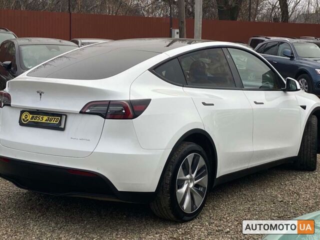 Белый Тесла Model Y, объемом двигателя 75 л и пробегом 45 тыс. км за 35999 $, фото 5 на Automoto.ua