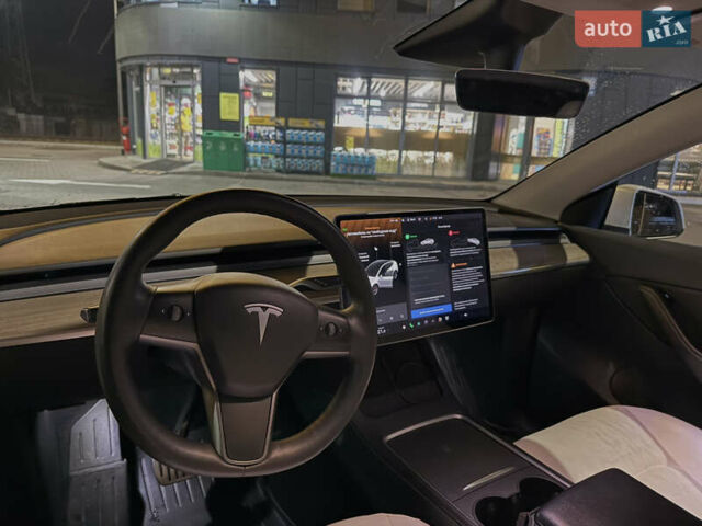 Белый Тесла Model Y, объемом двигателя 0 л и пробегом 58 тыс. км за 26250 $, фото 9 на Automoto.ua