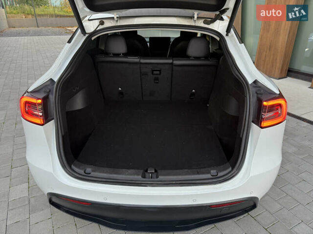 Білий Тесла Model Y, об'ємом двигуна 0 л та пробігом 166 тис. км за 21300 $, фото 8 на Automoto.ua