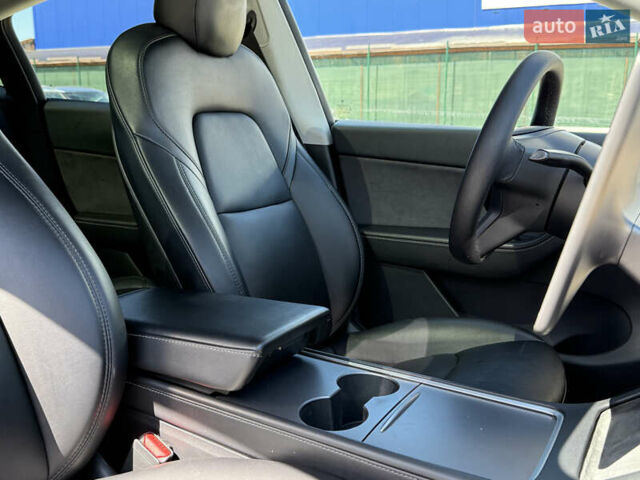 Белый Тесла Model Y, объемом двигателя 0 л и пробегом 108 тыс. км за 30550 $, фото 47 на Automoto.ua