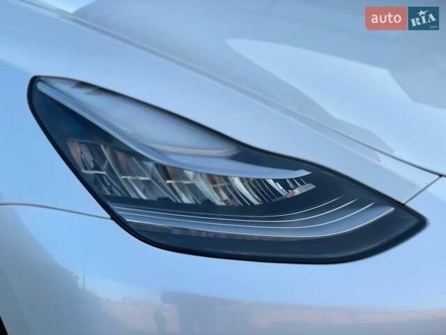 Белый Тесла Model Y, объемом двигателя 0 л и пробегом 56 тыс. км за 24980 $, фото 9 на Automoto.ua