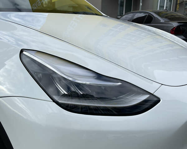 Белый Тесла Model Y, объемом двигателя 0 л и пробегом 65 тыс. км за 22999 $, фото 23 на Automoto.ua