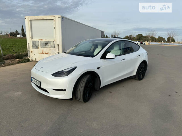 Белый Тесла Model Y, объемом двигателя 0 л и пробегом 69 тыс. км за 40000 $, фото 31 на Automoto.ua