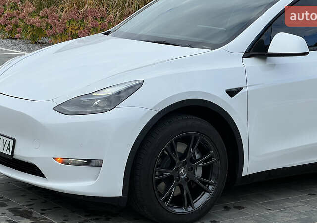 Тесла Model Y 2021 в Луцке на Automoto.ua Белый Тесла Model Y, объемом двигателя 0 л и пробегом 69 тыс. км за 22400 $, фото 4 на Automoto.ua