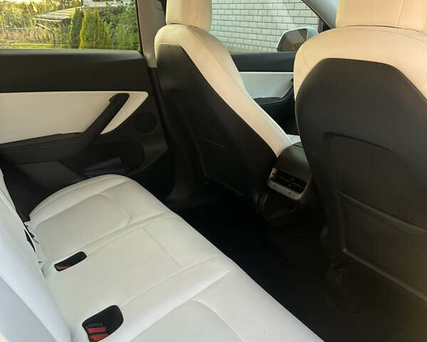 Белый Тесла Model Y, объемом двигателя 0 л и пробегом 31 тыс. км за 26900 $, фото 7 на Automoto.ua