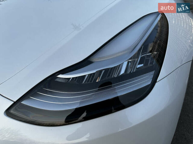 Белый Тесла Model Y, объемом двигателя 0 л и пробегом 55 тыс. км за 25450 $, фото 22 на Automoto.ua