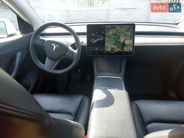 Белый Тесла Model Y, объемом двигателя 0 л и пробегом 58 тыс. км за 23400 $, фото 15 на Automoto.ua