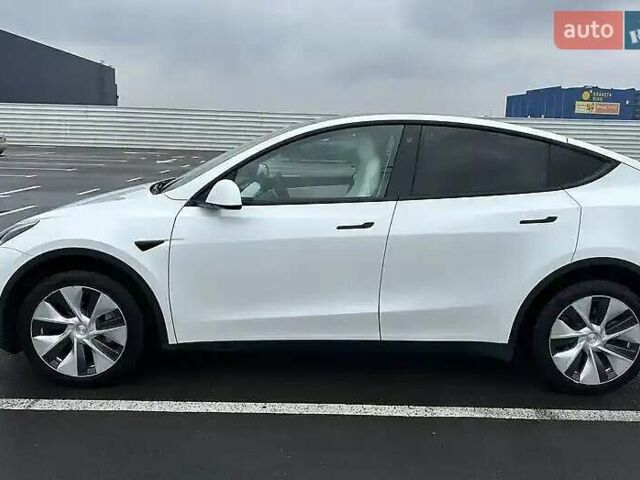 Белый Тесла Model Y, объемом двигателя 0 л и пробегом 98 тыс. км за 26500 $, фото 5 на Automoto.ua