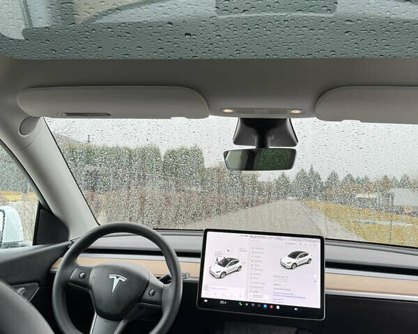Білий Тесла Model Y, об'ємом двигуна 0 л та пробігом 39 тис. км за 25900 $, фото 12 на Automoto.ua