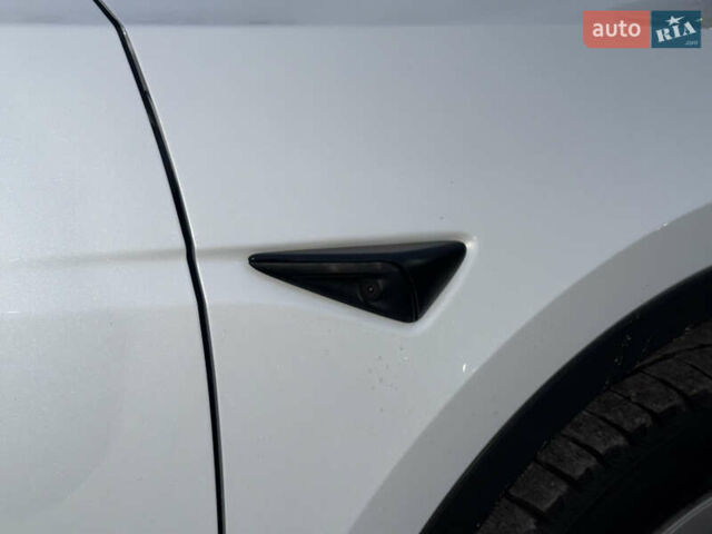 Белый Тесла Model Y, объемом двигателя 0 л и пробегом 128 тыс. км за 22600 $, фото 26 на Automoto.ua