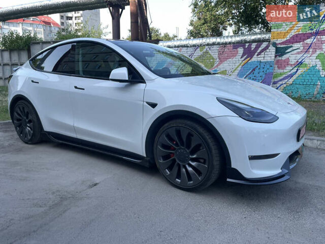 Белый Тесла Model Y, объемом двигателя 0 л и пробегом 68 тыс. км за 36000 $, фото 2 на Automoto.ua