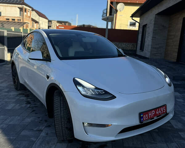 Белый Тесла Model Y, объемом двигателя 0 л и пробегом 74 тыс. км за 23500 $, фото 2 на Automoto.ua