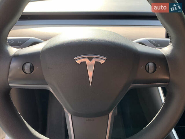 Белый Тесла Model Y, объемом двигателя 0 л и пробегом 52 тыс. км за 21900 $, фото 30 на Automoto.ua