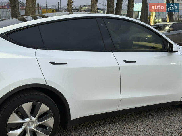 Белый Тесла Model Y, объемом двигателя 0 л и пробегом 128 тыс. км за 22600 $, фото 21 на Automoto.ua