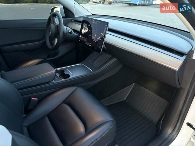 Белый Тесла Model Y, объемом двигателя 0 л и пробегом 84 тыс. км за 23700 $, фото 9 на Automoto.ua