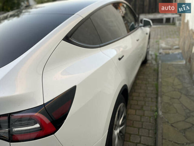Білий Тесла Model Y, об'ємом двигуна 0 л та пробігом 13 тис. км за 25500 $, фото 36 на Automoto.ua