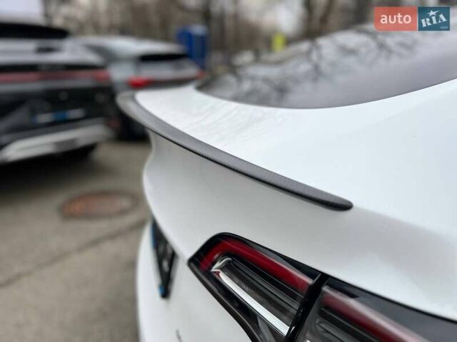 Білий Тесла Model Y, об'ємом двигуна 0 л та пробігом 47 тис. км за 23499 $, фото 43 на Automoto.ua