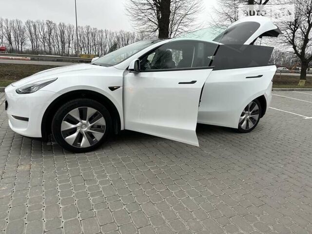 Білий Тесла Model Y, об'ємом двигуна 0 л та пробігом 41 тис. км за 32555 $, фото 37 на Automoto.ua