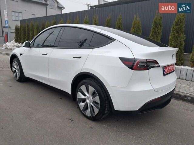Белый Тесла Model Y, объемом двигателя 0 л и пробегом 39 тыс. км за 26000 $, фото 3 на Automoto.ua
