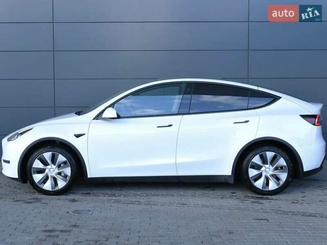 Белый Тесла Model Y, объемом двигателя 0 л и пробегом 71 тыс. км за 23000 $, фото 5 на Automoto.ua
