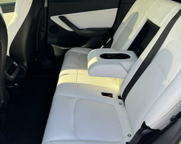 Белый Тесла Model Y, объемом двигателя 0 л и пробегом 155 тыс. км за 20777 $, фото 17 на Automoto.ua